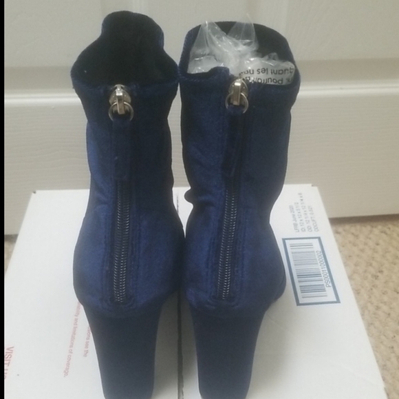 Steve Madden Blue Velvet Sock Bootie NWOT(8.5) - Picture 9 of 12